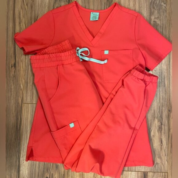 Garde Malade Scrubs Gabrielle top XS Rosie joggers S in "Flamingo" - Picture 1 of 7